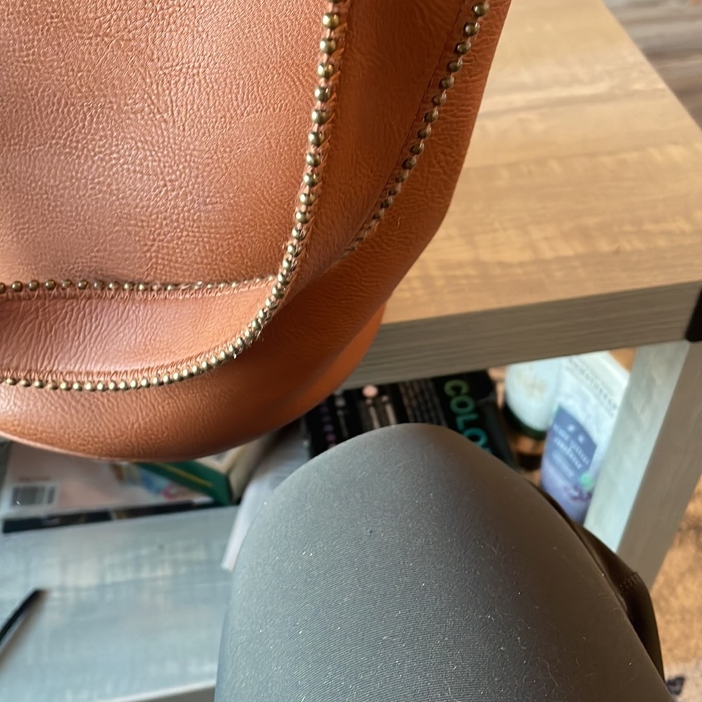 Universal Thread Purse Good Condition - image 3